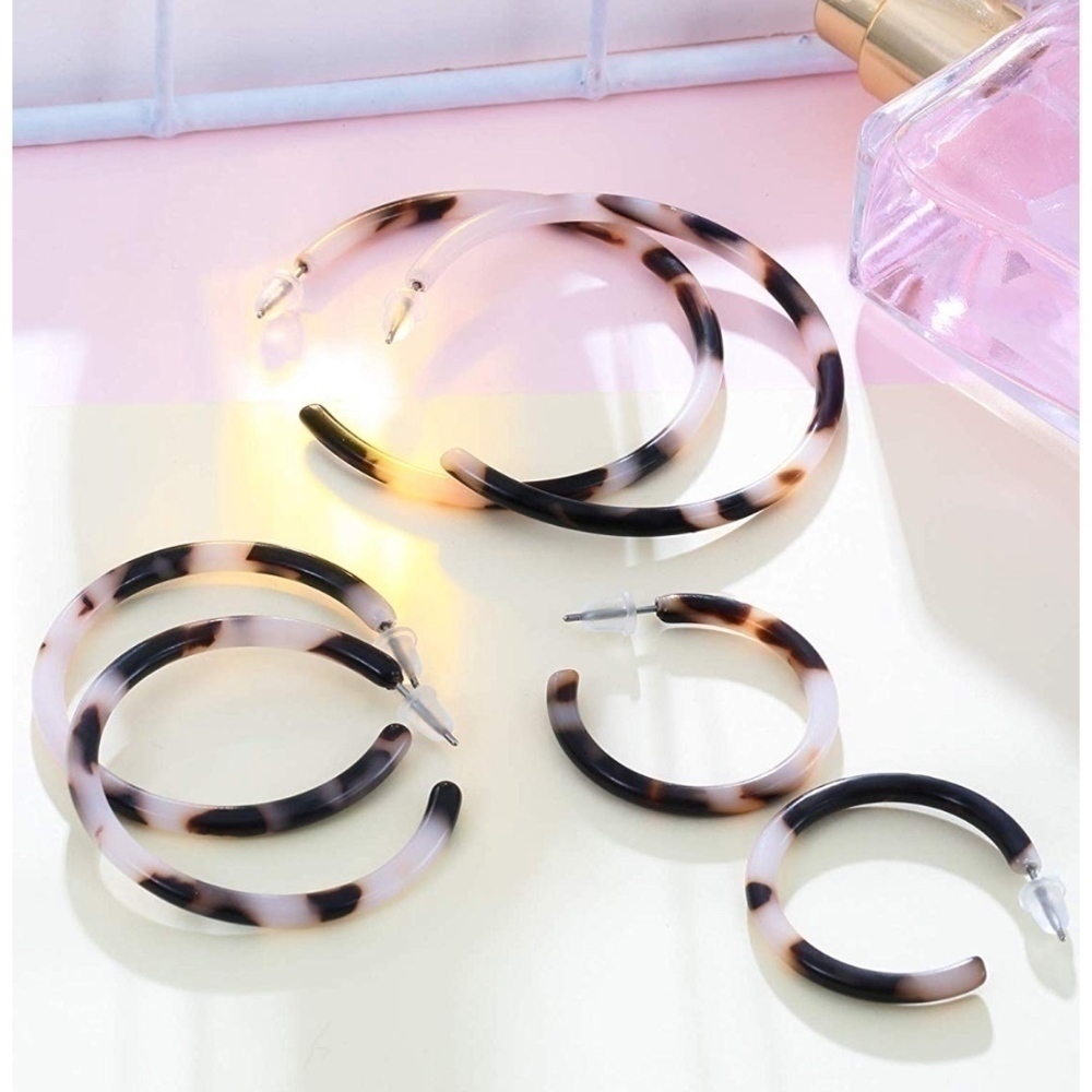 SALE💚 any 3 for $18 💚
 Tortoise Hoop Acrylic Resin Earrings